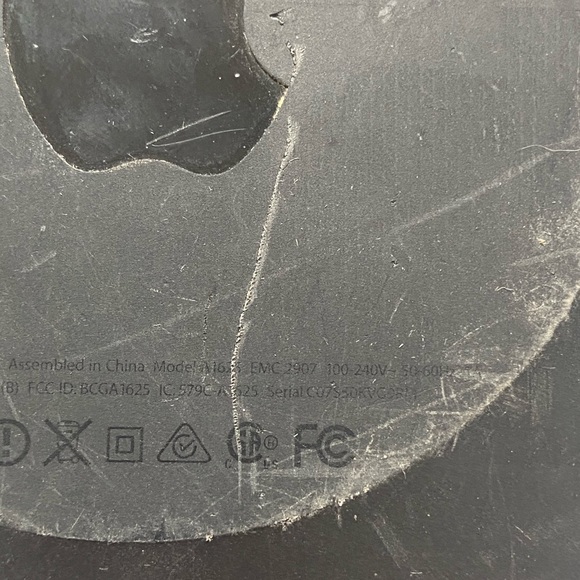 Apple TV + Remote - Picture 2 of 2